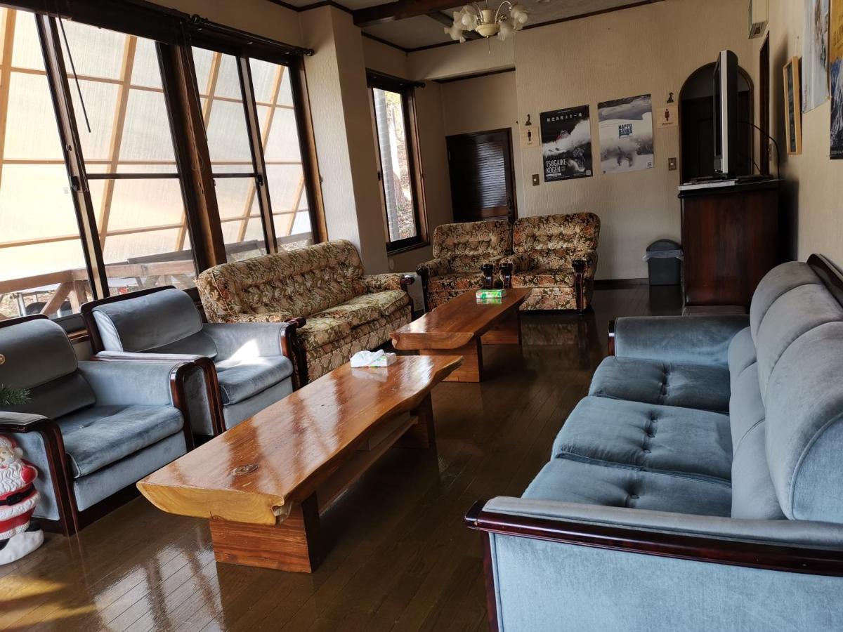Hakuba Powder Republic Bed & Breakfast Ngoại thất bức ảnh